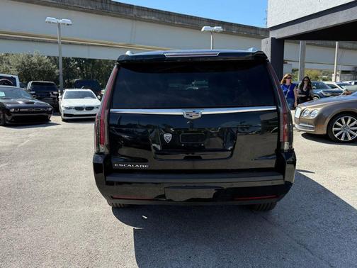 2019 Cadillac Escalade Luxury