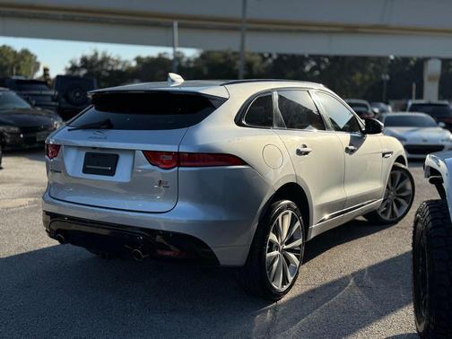 2019 Jaguar F-PACE S