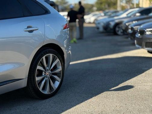 2019 Jaguar F-PACE S