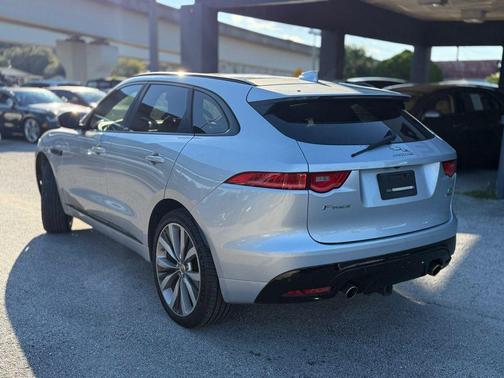 2019 Jaguar F-PACE S