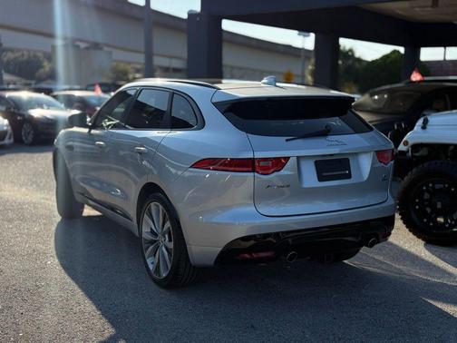 2019 Jaguar F-PACE S