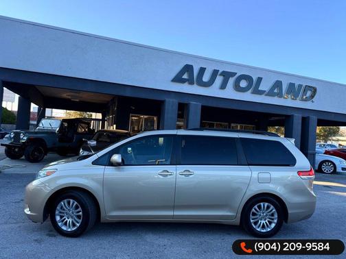 2012 Toyota Sienna XLE