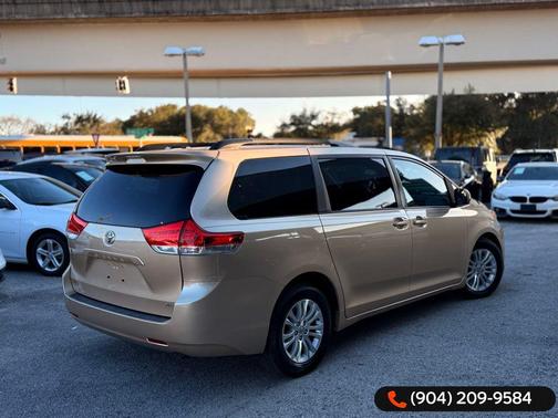 2012 Toyota Sienna XLE