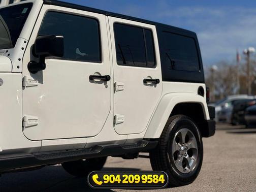 Bright White Clearcoat 2017 Jeep Wrangler Unlimited Sahara