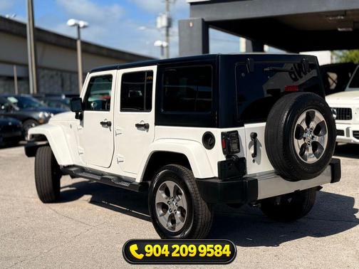 Bright White Clearcoat 2017 Jeep Wrangler Unlimited Sahara