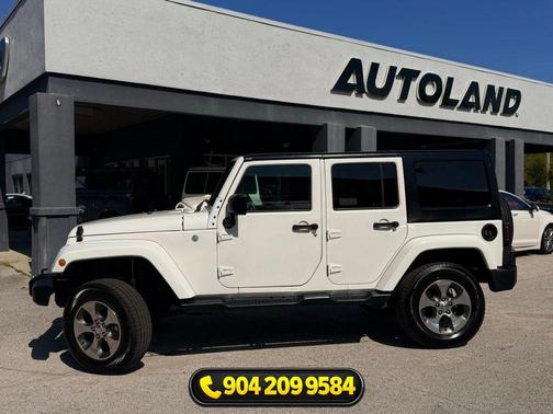 Bright White Clearcoat 2017 Jeep Wrangler Unlimited Sahara