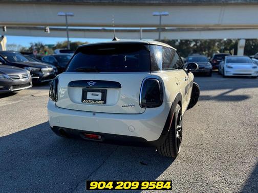 Pepper White 2019 MINI Hardtop Cooper