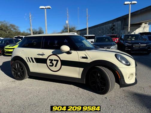 Pepper White 2019 MINI Hardtop Cooper
