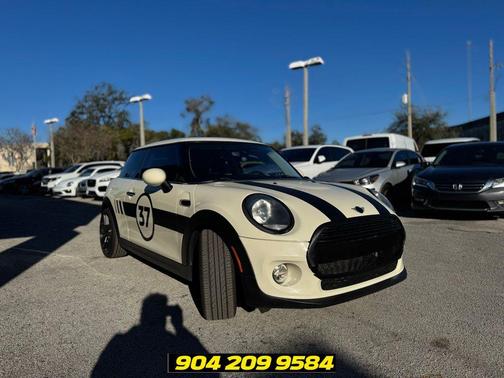 Pepper White 2019 MINI Hardtop Cooper