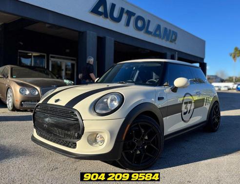 Pepper White 2019 MINI Hardtop Cooper