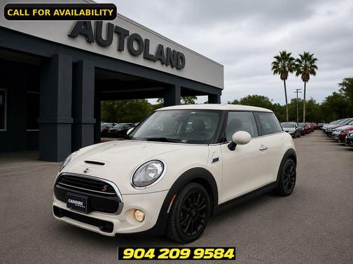 Pepper White 2018 MINI Hardtop Cooper