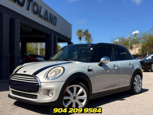 White Silver 2015 MINI Hardtop Cooper