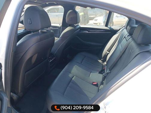 Alpine White 2018 BMW 530e iPerformance