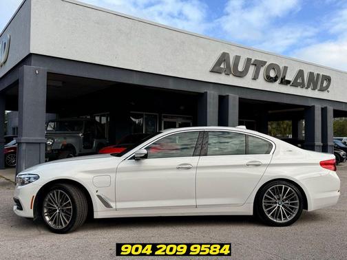 Alpine White 2018 BMW 530e iPerformance