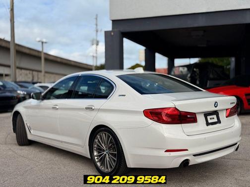 Alpine White 2018 BMW 530e iPerformance