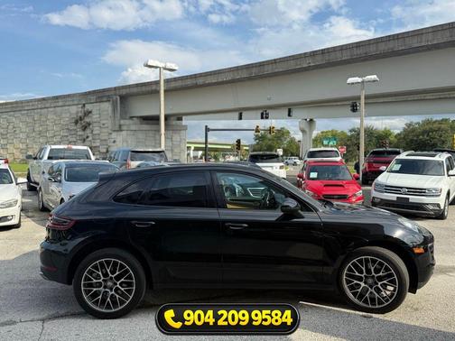 Black 2018 Porsche Macan Macan