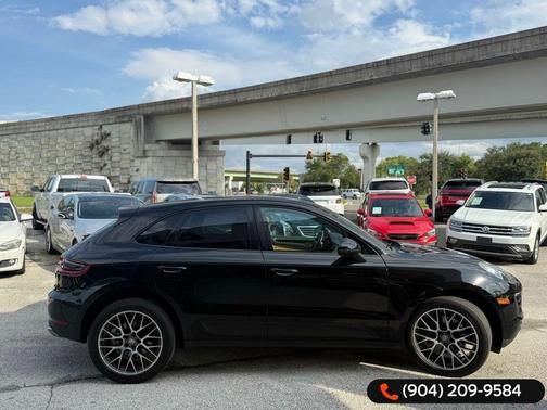 2018 Porsche Macan Base