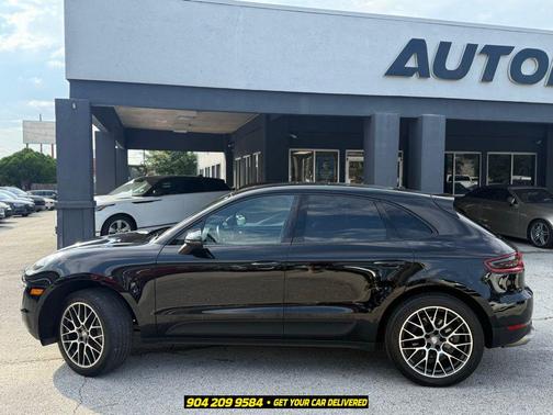 F 2018 Porsche Macan Macan