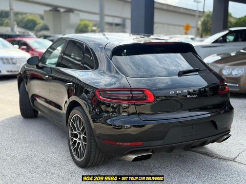 F 2018 Porsche Macan Macan