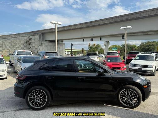 F 2018 Porsche Macan Macan
