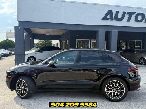 Black 2018 Porsche Macan Macan