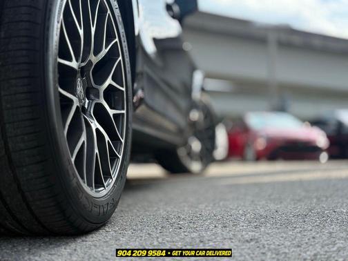 F 2018 Porsche Macan Macan