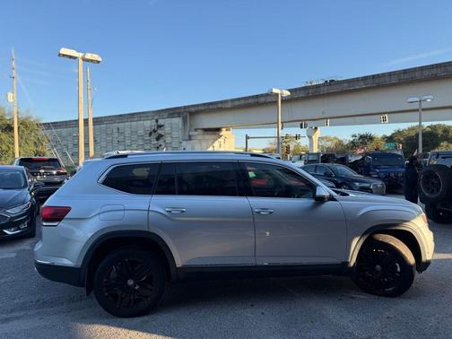 2019 Volkswagen Atlas 3.6L SEL Premium