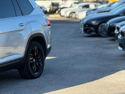 2019 Volkswagen Atlas 3.6L SEL Premium