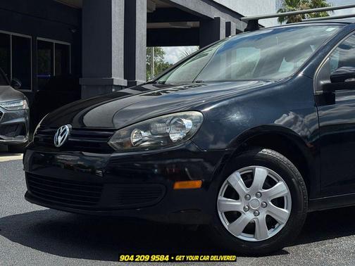 Black 2013 Volkswagen Golf 2.5L