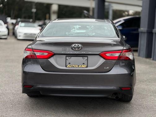 2018 Toyota Camry LE