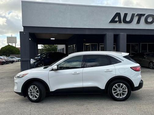 2021 Ford Escape SE