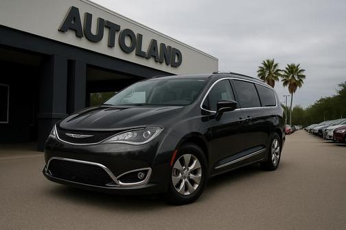 2018 Chrysler Pacifica Hybrid Limited
