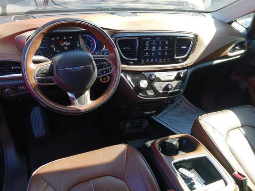 2018 Chrysler Pacifica Hybrid Limited