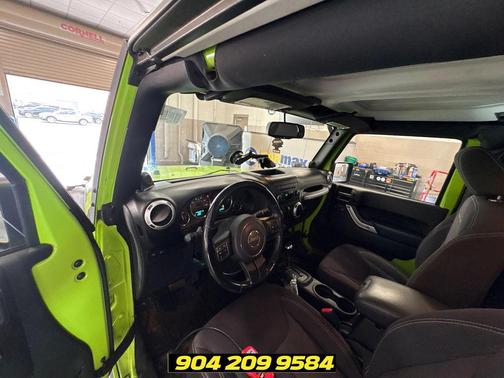 Gecko Pearlcoat 2013 Jeep Wrangler Rubicon