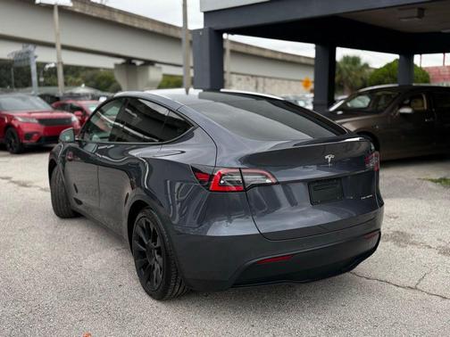 2021 Tesla Model Y Long Range Dual Motor All-Wheel Drive