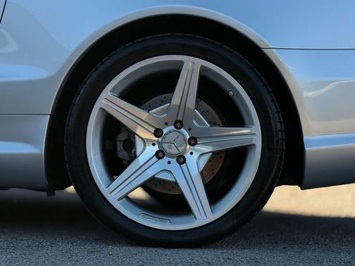 2009 Mercedes-Benz SL-Class SL 550 Roadster 2D