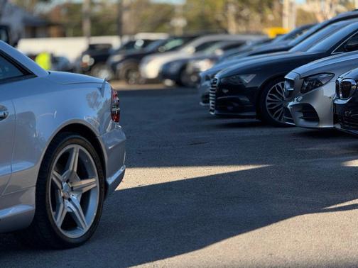 2009 Mercedes-Benz SL-Class SL 550 Roadster 2D