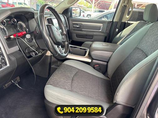 Granite Crystal Metallic Clearcoat 2019 RAM 1500 Big Horn