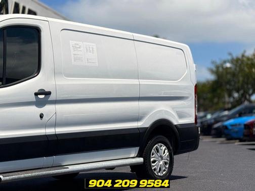 Oxford White 2022 Ford Transit-250 Base