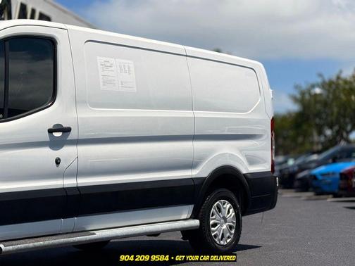 Oxford White 2022 Ford Transit-250 Base