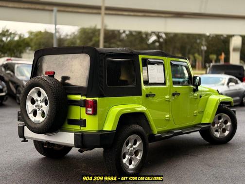 Gecko Pearlcoat 2013 Jeep Wrangler Unlimited Sahara