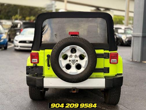 Gecko Pearlcoat 2013 Jeep Wrangler Unlimited Sahara