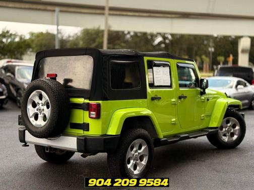 Gecko Pearlcoat 2013 Jeep Wrangler Unlimited Sahara