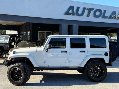 2013 Jeep Wrangler Unlimited Sahara