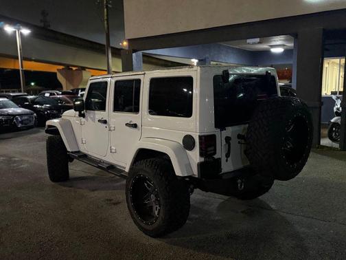 2013 Jeep Wrangler Unlimited Sahara