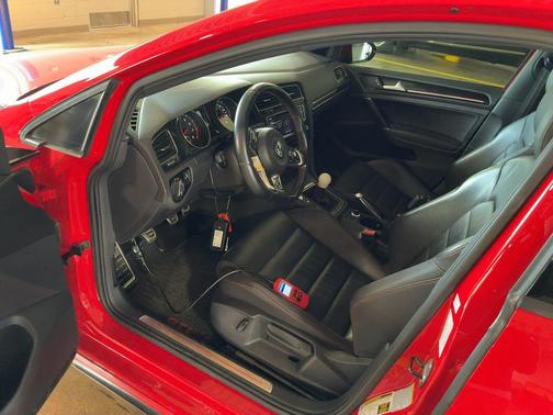 2015 Volkswagen Golf GTI 2.0T SE 4-Door