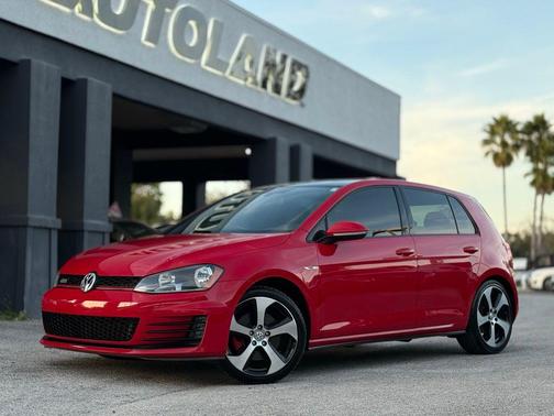 2015 Volkswagen Golf GTI 2.0T SE 4-Door