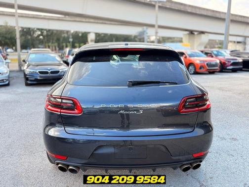 Gray 2018 Porsche Macan Macan