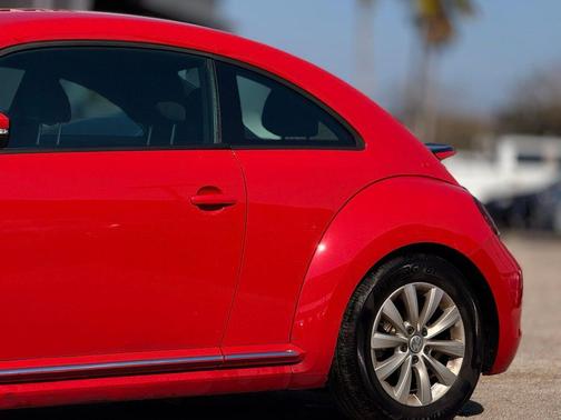 2019 Volkswagen Beetle 2.0T S