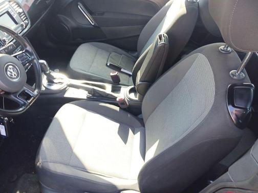 2019 Volkswagen Beetle 2.0T S